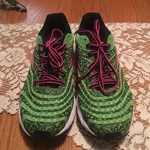 Mizuno Wave Sayonara 2 athletic running shoes